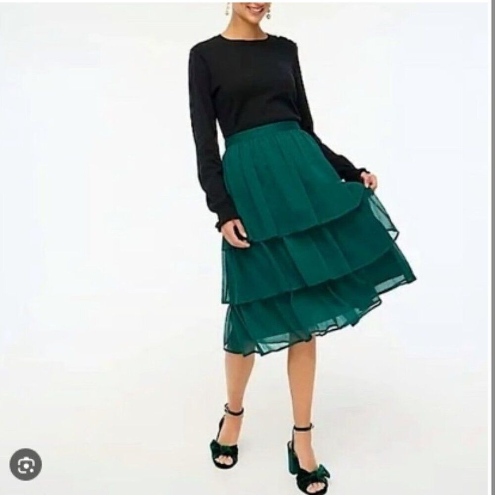 Like New! J. Crew Ruffle Tiered Midi Skirt in Flocked Dot Academic in Size XS